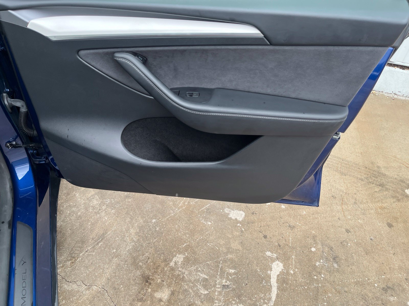 Used 2024 Tesla Model Y 2WD image 19
