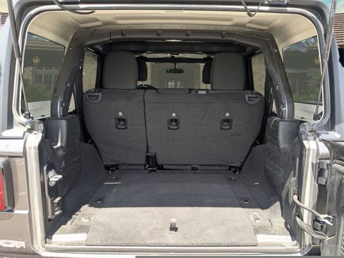 Used 2021 Jeep Wrangler Unlimited Sport image 20