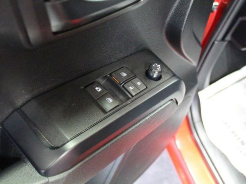 Used 2022 Toyota Tacoma SR w/ SR Convenience Package AWD/4WD image 18