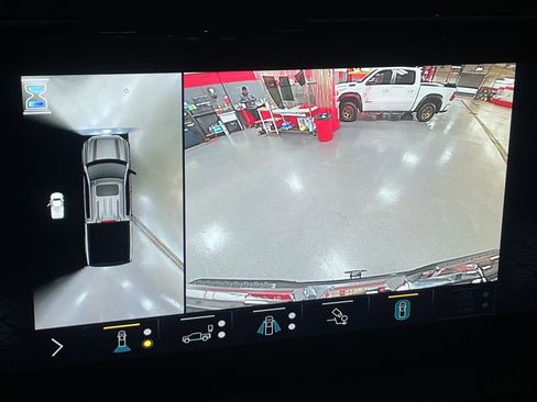 Used 2022 GMC Sierra 1500 AT4 w/ AT4 Premium Package image 26