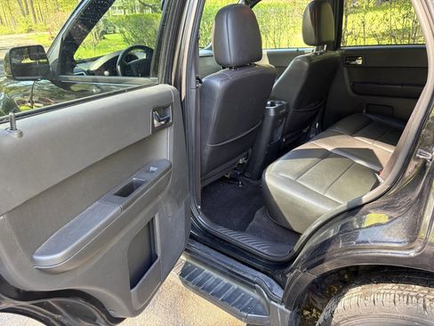 Used 2011 Ford Escape Limited w/ 302A Rapid Spec Order Code AWD/4WD image 22