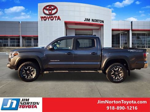 Used 2020 Toyota Tacoma TRD Off-Road image 5