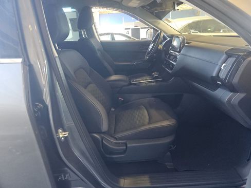 Used 2024 Nissan Pathfinder SV FWD image 15