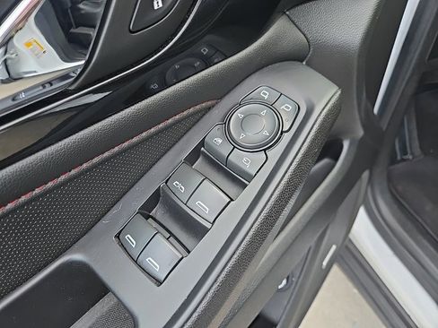 Used 2022 Chevrolet Traverse RS image 30