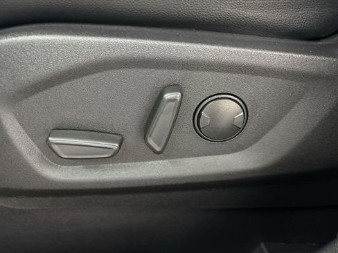 Certified 2022 Ford Edge Titanium AWD/4WD image 4