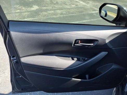 Used 2025 Toyota Corolla LE image 12