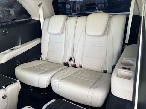 Used 2021 Mercedes-Benz GLS 580 4MATIC image 11
