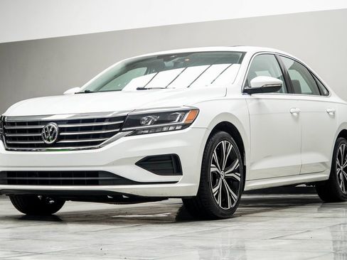 Used 2021 Volkswagen Passat 2.0T SE image 9