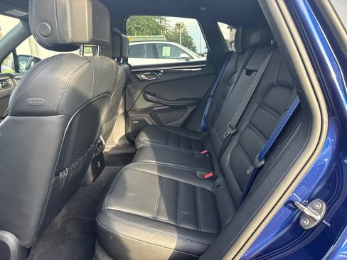 Certified 2024 Porsche Macan AWD/4WD image 7