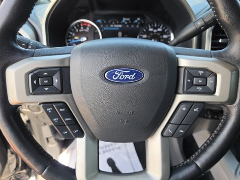 Used 2022 Ford F250 Lariat w/ Black Appearance Package AWD/4WD image 38