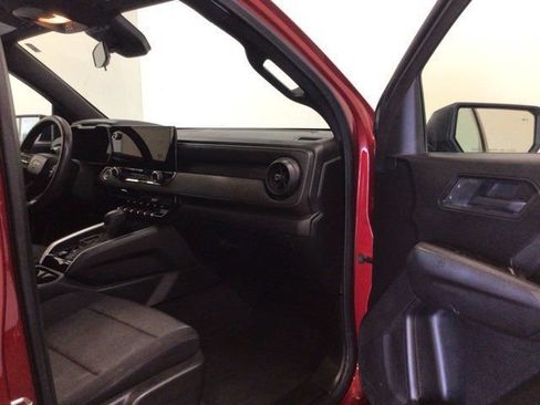 Used 2026 Chevrolet Colorado W/T w/ WT Custom Package RWD image 10