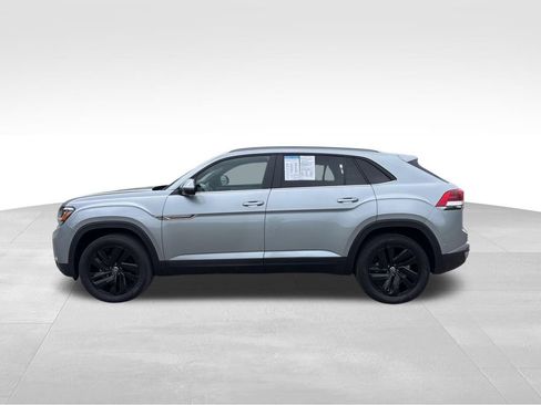 Certified 2022 Volkswagen Atlas Cross Sport SE AWD/4WD image 4