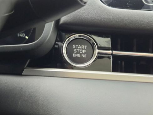 New 2026 Mitsubishi Outlander SE image 21