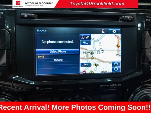 Used 2018 Toyota 4Runner TRD Off-Road Premium AWD/4WD image 29