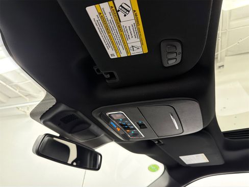 Used 2023 Ford F150 Lariat w/ Equipment Group 502A High image 31