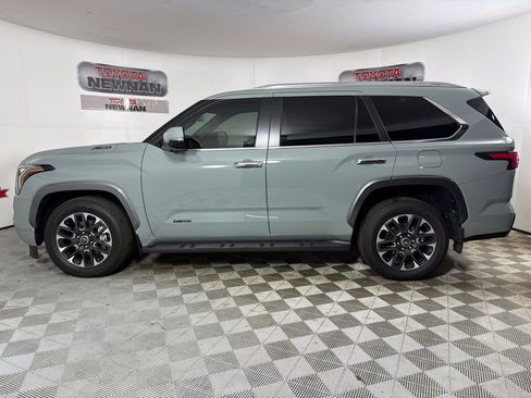 Used 2024 Toyota Sequoia Limited w/ Tow Technology Package AWD/4WD image 7