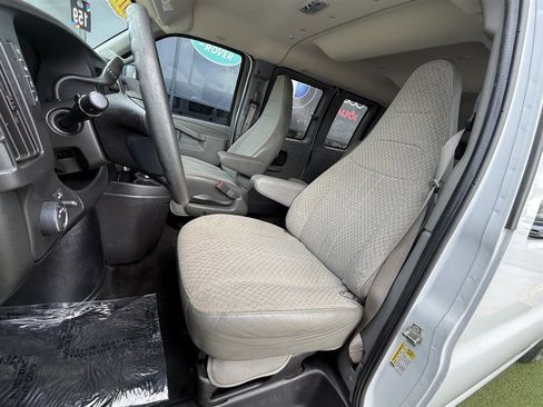 Used 2017 Chevrolet Express 3500 LT w/ LT Preferred Equipment Group RWD image 12