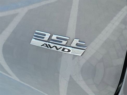 Used 2017 Jaguar F-PACE Prestige image 10