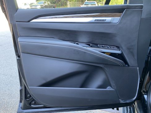 Used 2025 Cadillac Escalade Sport Platinum w/ LPO, Floor Liner Package AWD/4WD image 15