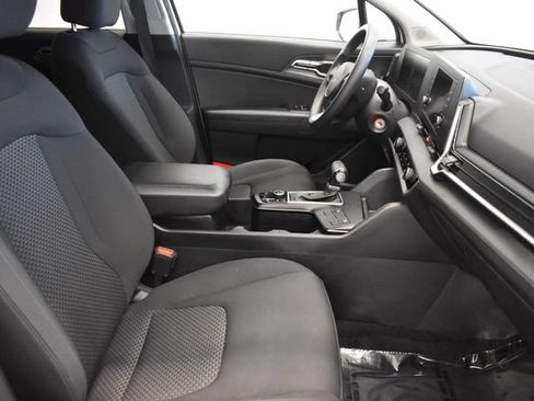 Used 2024 Kia Sportage LX AWD/4WD image 19