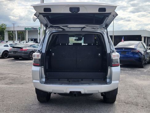 Used 2020 Toyota 4Runner SR5 Premium RWD image 8