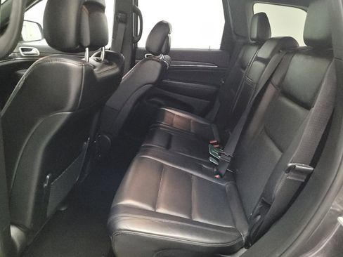 Used 2019 Jeep Grand Cherokee Limited w/ Luxury Group II image 18