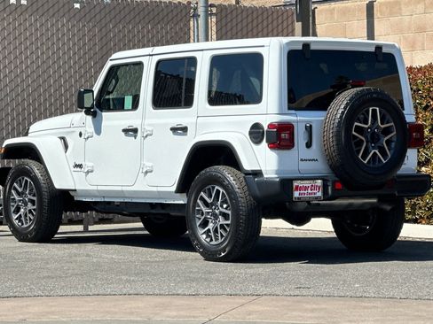 Used 2025 Jeep Wrangler Sahara image 6