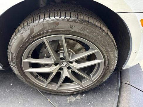 Certified 2024 Porsche Macan Turbo AWD/4WD image 15