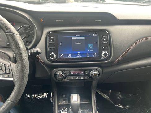 Used 2023 Nissan Kicks SR w/ SR Premium Package FWD image 22