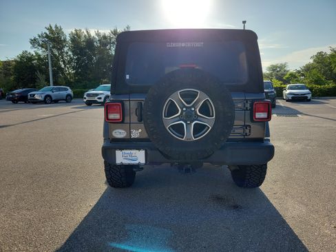 Used 2019 Jeep Wrangler Unlimited Sport S AWD/4WD image 5