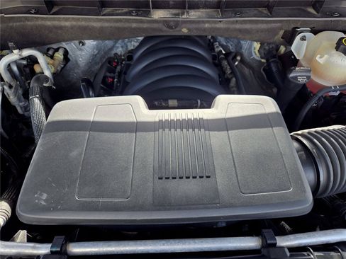 Used 2021 Cadillac Escalade Premium Luxury RWD image 30