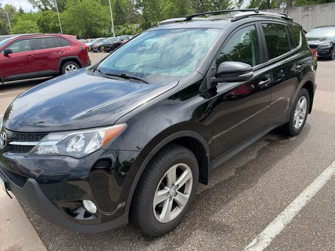 Used 2013 Toyota RAV4 XLE AWD/4WD image 3