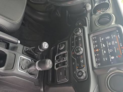 Used 2021 Jeep Wrangler Unlimited Sport AWD/4WD image 18