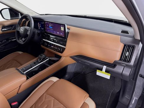 New 2026 Nissan Pathfinder Platinum image 29