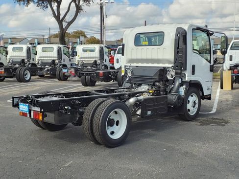 New 2025 Chevrolet Low Cab Forward 5500 XD image 4