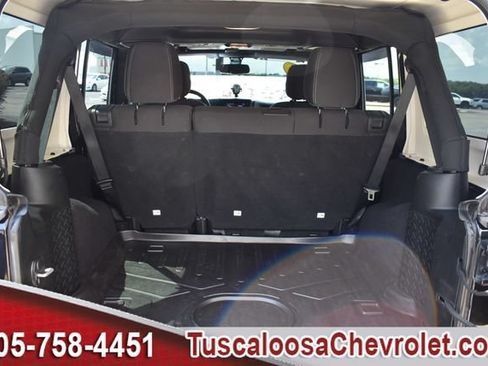 Used 2018 Jeep Wrangler Unlimited Rubicon w/ Connectivity Group AWD/4WD image 9