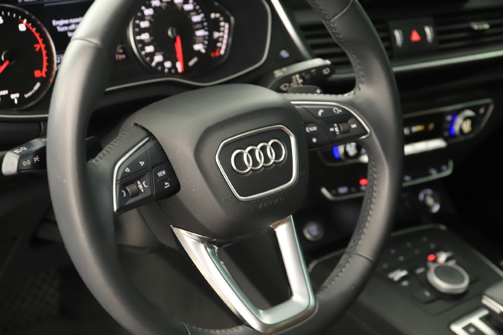 Used 2020 Audi Q5 2.0T Premium w/ Convenience Package AWD/4WD image 16
