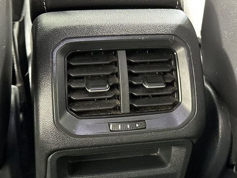 Used 2024 Volkswagen Tiguan SE image 14