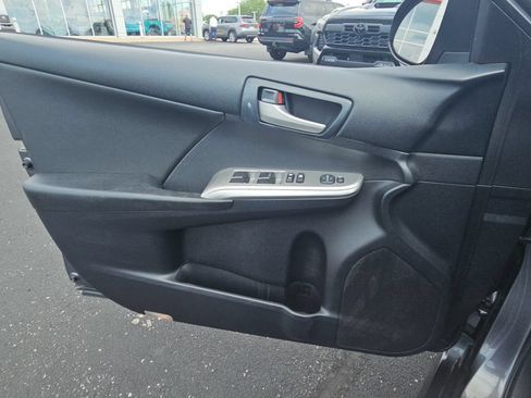 Used 2014 Toyota Camry SE FWD image 22
