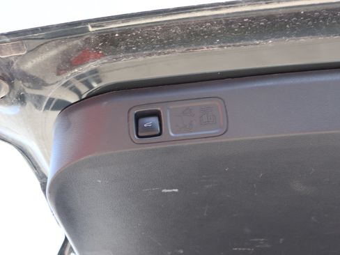 Used 2022 Ford Expedition Platinum image 18