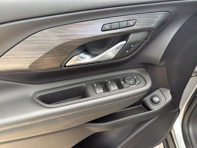 Used 2024 GMC Terrain SLT FWD image 12