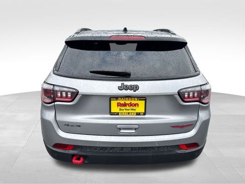 Used 2024 Jeep Compass Trailhawk image 7
