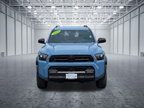 Used 2025 Toyota 4Runner SR5 AWD/4WD image 8