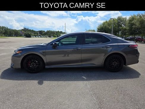 Used 2019 Toyota Camry SE FWD image 6