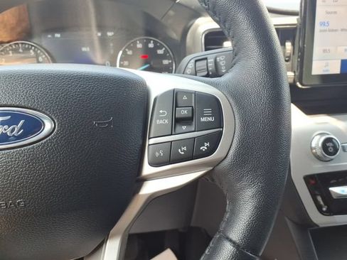 Used 2024 Ford Explorer XLT w/ Equipment Group 202A AWD/4WD image 17