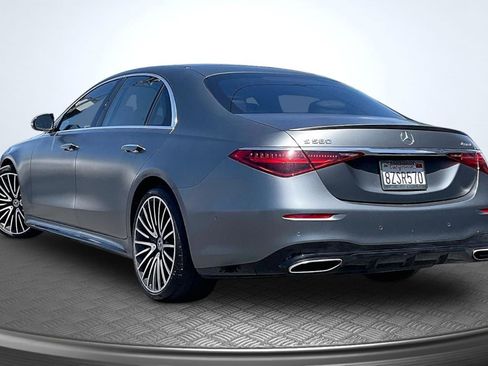 Used 2022 Mercedes-Benz S 580 4MATIC Sedan w/ AMG Line Package image 2