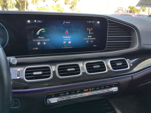 Used 2023 Mercedes-Benz GLS 450 4MATIC image 21