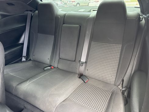 Used 2019 Dodge Challenger SXT AWD/4WD image 10