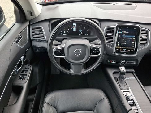 Used 2020 Volvo XC90 T5 Momentum w/ Protection Package Premier AWD/4WD image 13