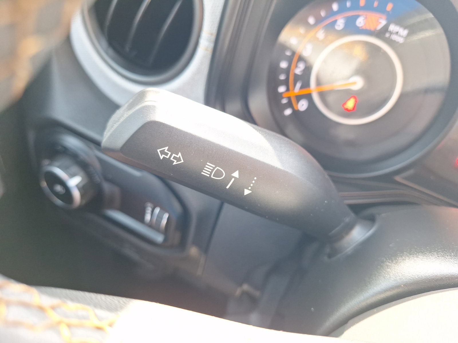 Used 2025 Jeep Wrangler Sport AWD/4WD image 22